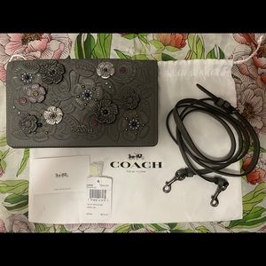 Coach Tea Rose Clutch Crossbody LN 1/31/21 end